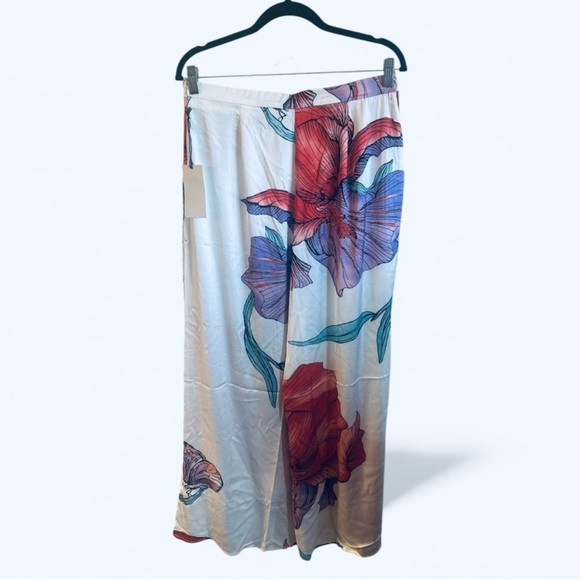 Milk & Honey Printed Pant Set Size Large White Red Halter Top Wide Leg Pants NEW - Picture 11 of 15